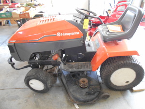 SERIES HYDRO GTH-200, VIN#011995C 001207, 276.9 HRS, 20 HORSEPOWER, COMES WITH MANUAL
