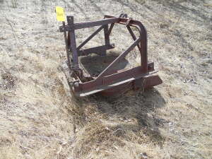 ANTIQUE TRACTOR BUCKET