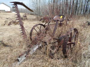 ANTIQUE MASSEY HARRIS SICKLE MOWER