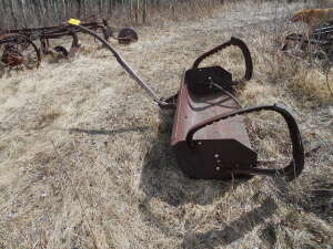 ANTIQUE LAND LEVELLER