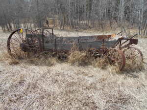 ANTIQUE MANURE SPREADER