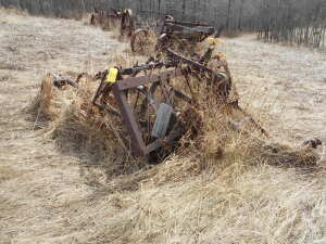 ANTIQUE JOHN DEERE CULTIVATOR