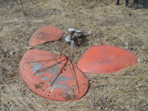 3 TRACTOR FENDERS & OLD LIGHT