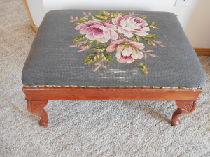 ANTIQUE FOOT STOOL