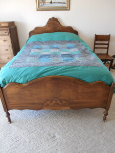 ANTIQUE 3 PC BEDROOM SET