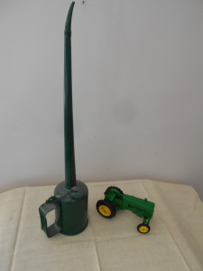 ANTIQUE CNR OIL CAN, TOY JOHN DEERE TRACTOR