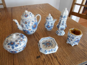 1979 6 PC ESTEE LAUDER PORCELAIN SET