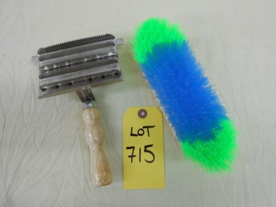 New Dandy Brush & Curry Comb - blue/green