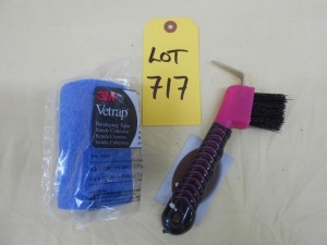 New Hoof Pick with Brush - fushia & Vetrap Bandage - blue