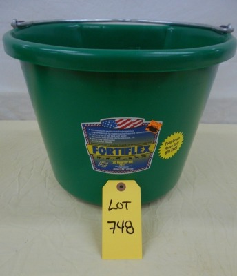 New Fortiflex Feed/Water Bucket - green, 20 quart/19L