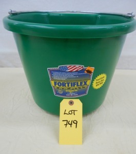 New Fortiflex Feed/Water Bucket - green, 20 quart/19L