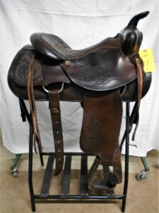 Clover Bar 15" Saddle