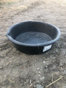 5 QUART RUBBER TUBS