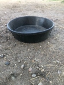 12 QUART RUBBER TUB
