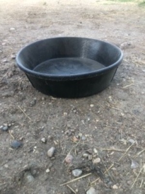 12 QUART RUBBER TUB