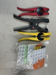 3 EAR TAGGERS & MISC TAGS