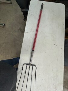 PLASTIC HANDLE PITCH FORK
